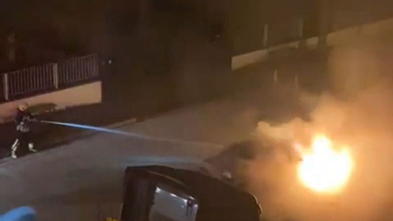 Bolu'da Tofaş Otomobil Alev Alev Yandı