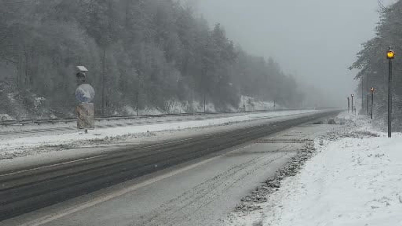 Bolu Dağı'nda Kar Yağışı: Kar Kalınlığı 20 Santimetreye Ulaştı