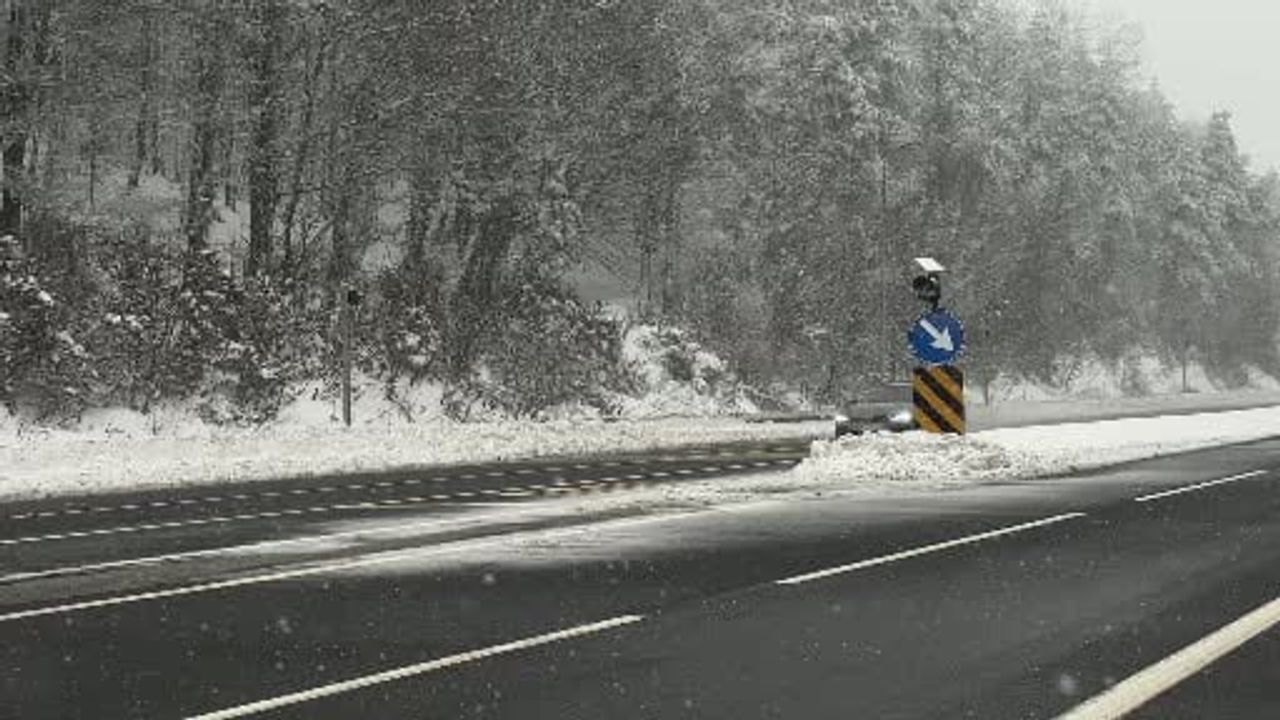 Bolu Dağı'nda Kar Yeniden Etkili: D-100 ve TEM'de Uyarı