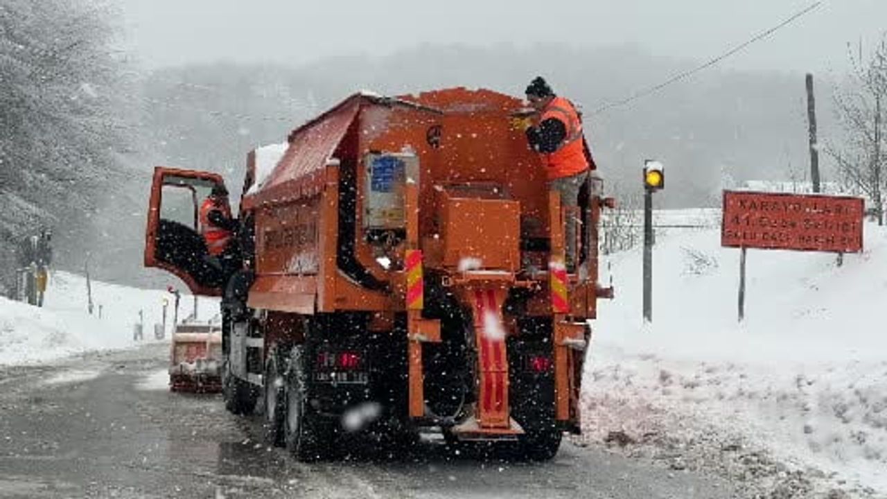 Bolu Dağı'nda Yoğun Kar: D-100'de Kar 80 cm'ye Yaklaştı
