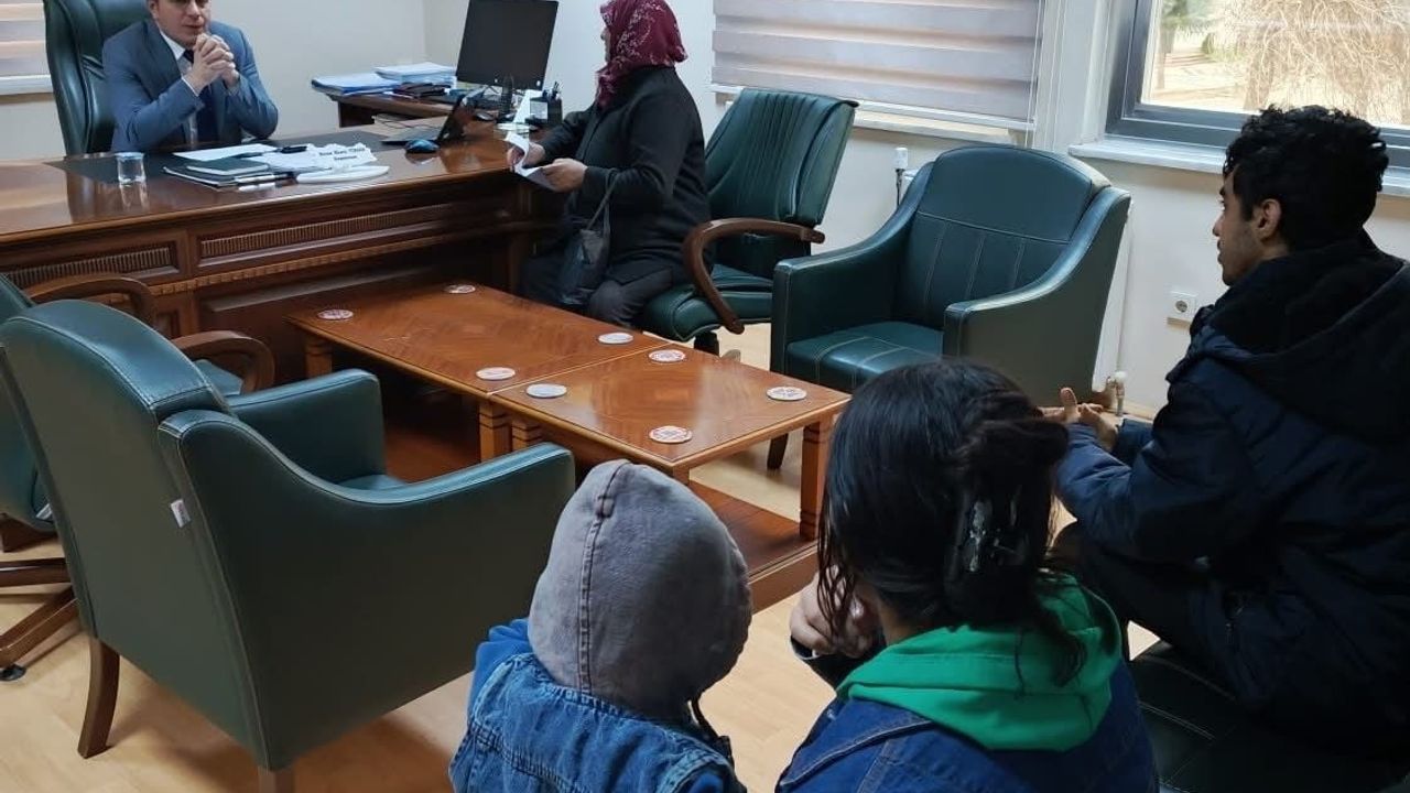 Bolvadin'de Halk Günü: Kaymakam Hasan Hüsnü Türker Vatandaşları Dinledi