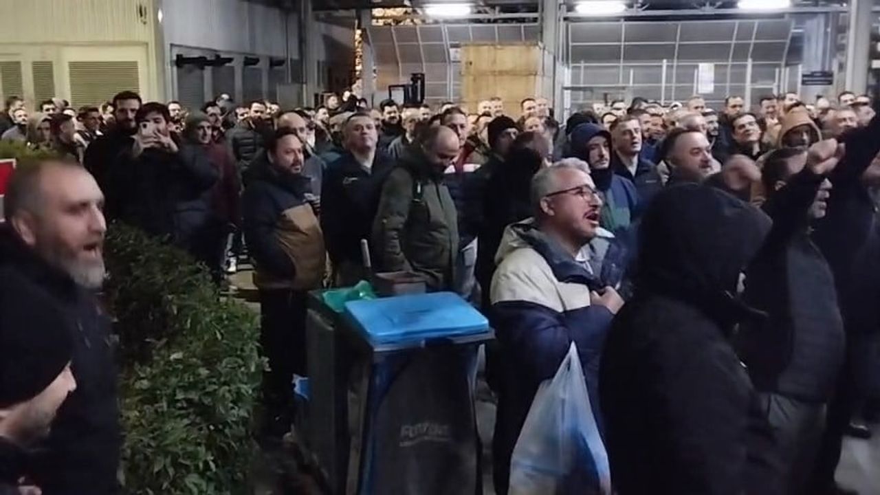 Bosch Fabrikası'nda Işıklı Eylem — Bursa'da 2025-2027 TİS'te Anlaşmazlık