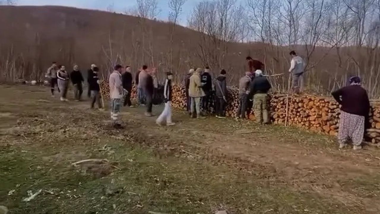 Boyabat'ta Orman İşletme Müdürlüğü'nden Köylülere Kışlık Odun Desteği