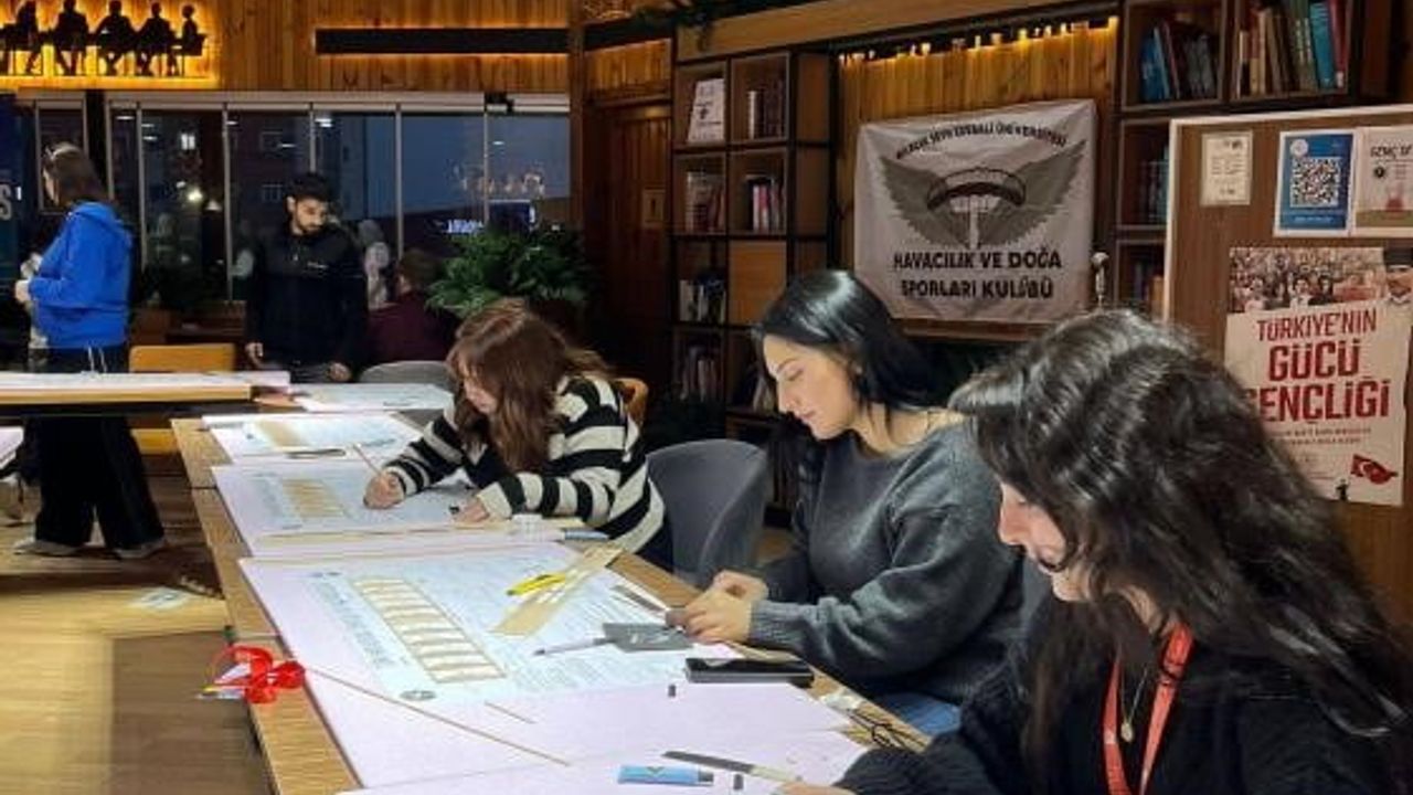 BŞEÜ Genç Ofis'te Model Uçak Kursu Eğitmen Eğitimi Başladı