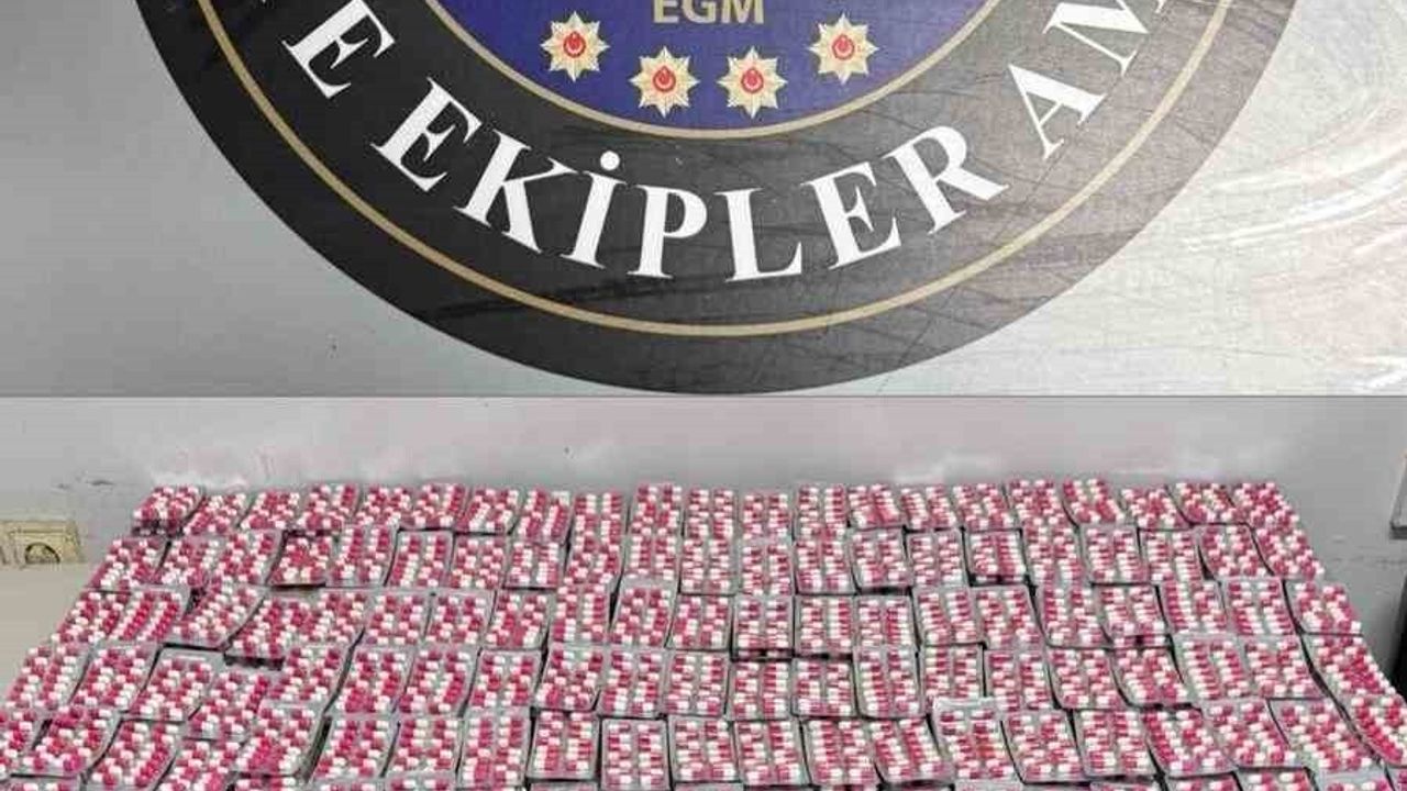 Buca'da Narkotik Operasyonunda 5 Şüpheli Yakalandı