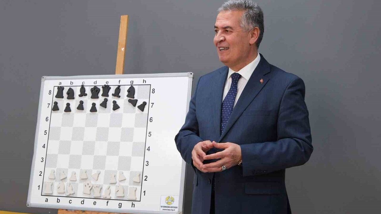 Buharkent'te Gençlik Merkezi Satranç Kursu Tamamlandı