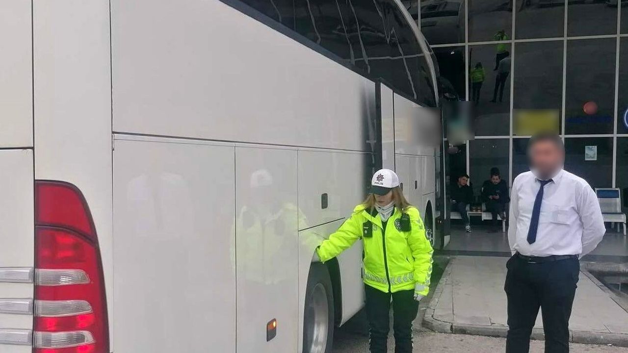 Burdur'da Kış Lastiği Denetimi: 599 Araç Kontrol Edildi