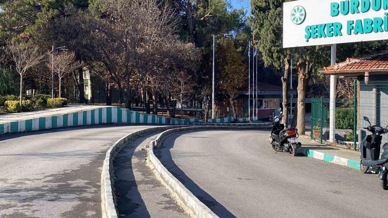 Burdur Şeker Fabrikasında Yüksekten Düşen İşçi Hayatını Kaybetti