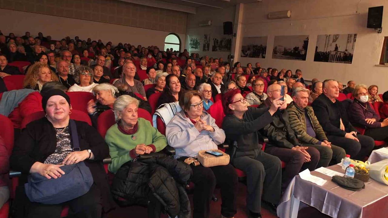 Burhaniye'de 'Dünden Kalanlar Konseri' İlgi Gördü