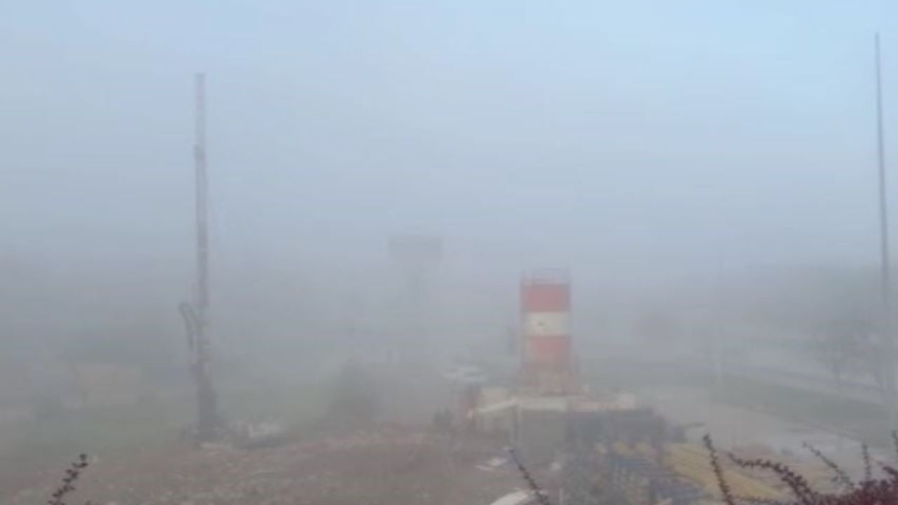 Bursa-Balıkesir yolunda yoğun sis: Görüş 20 metreye kadar düştü