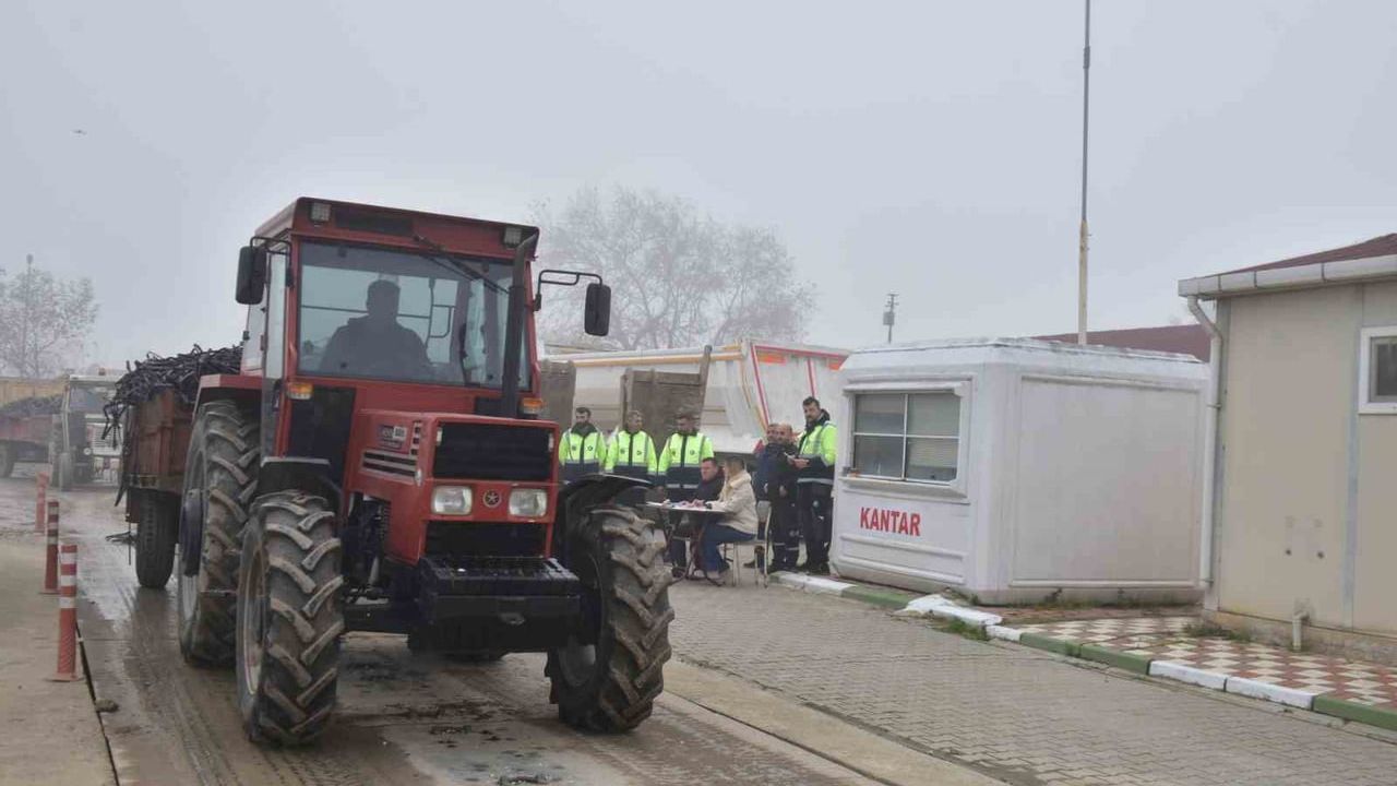 Bursa Büyükşehir'den çiftçiye çevreci destek: Eski boru getirene damla sulama kolaylığı