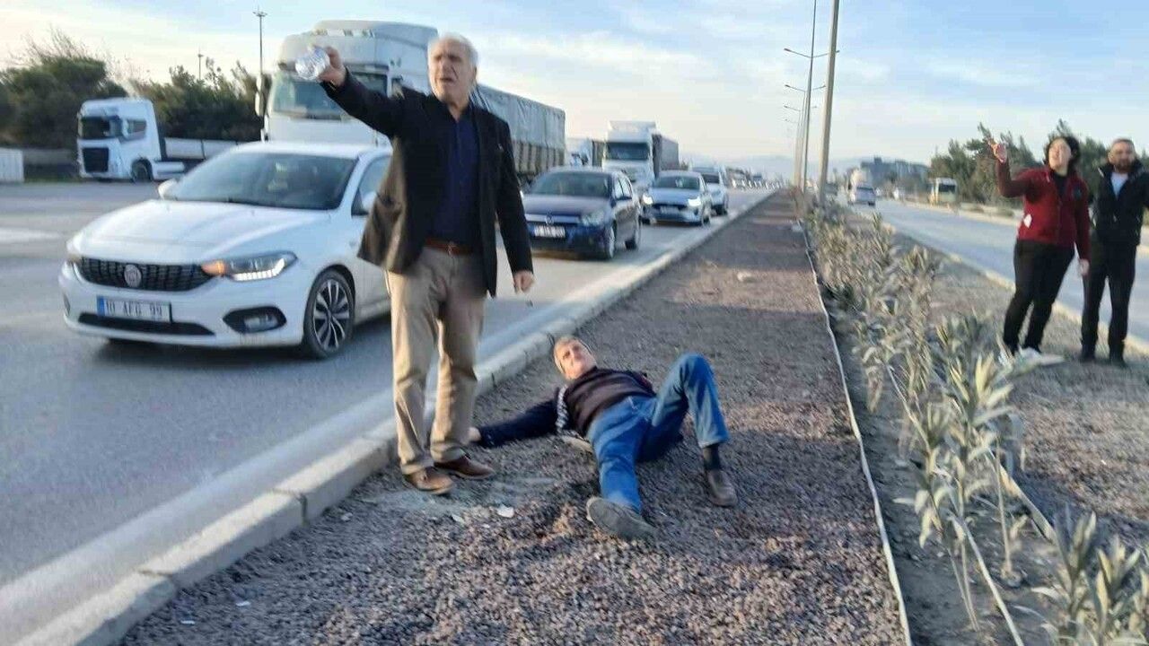 Bursa-Çanakkale'de Hurdaya Dönen Araçtan Sürücü Yaralı Kurtuldu