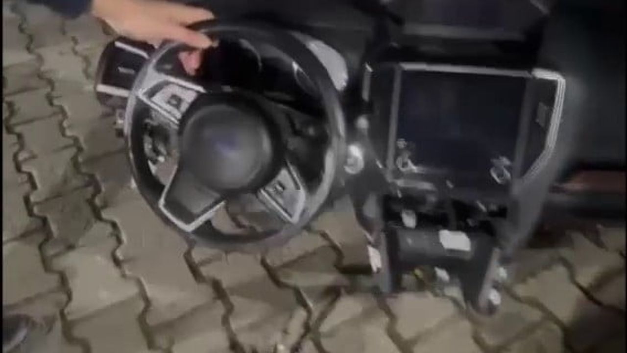Bursa'da 12 Milyon TL'lik Gümrük Kaçağı Otomobil Parçaları Ele Geçirildi