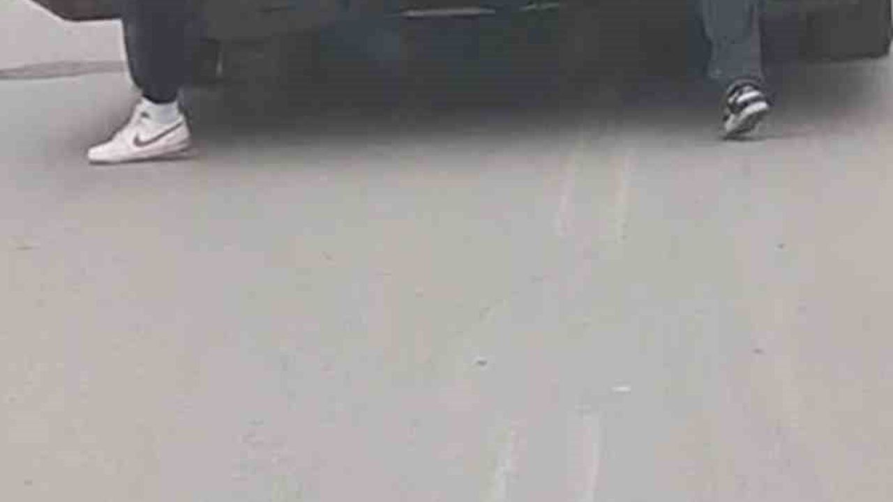 Bursa'da 4 Lise Öğrencisinin Tehlikeli Otobüs Yolculuğu