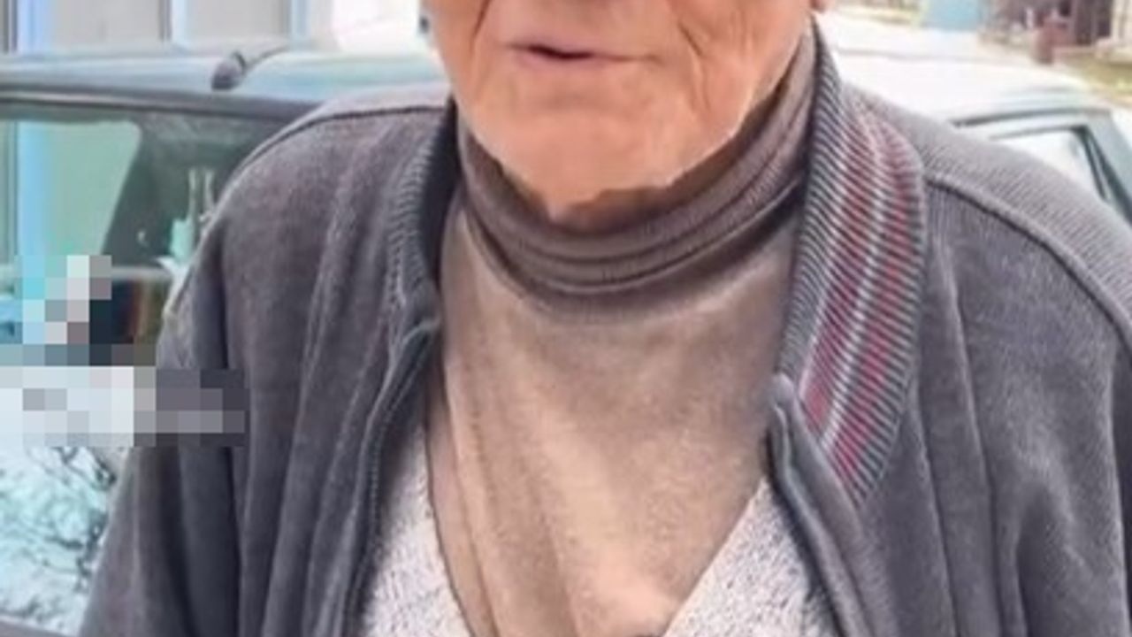 Bursa'da 93 Yaşındaki Saffet Cansal 1993 Model TOFAŞ'ını 330 Bin TL'ye Sattı