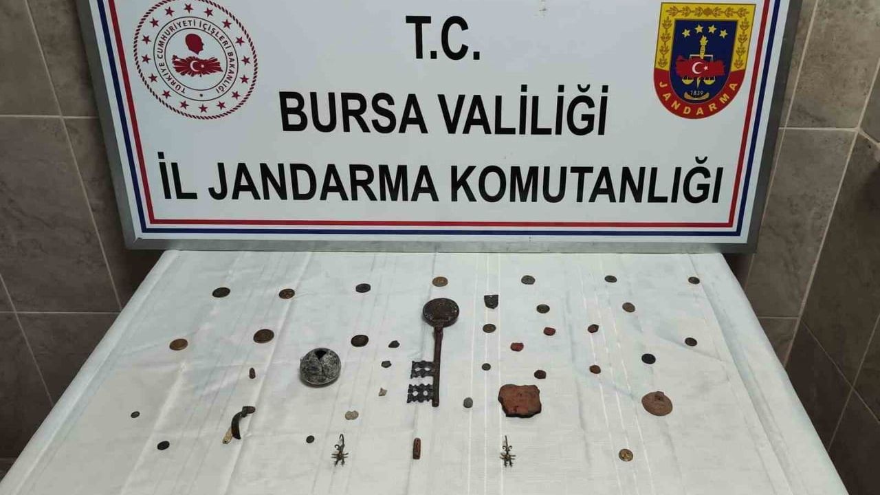Bursa'da 'Anadolu Mirası Operasyonu': 42 Tarihi Eser Ele Geçirildi