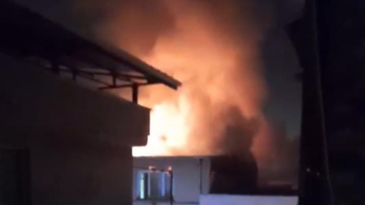 Bursa'da Çatı Yangını Osmangazi'yi Ayağa Kaldırdı