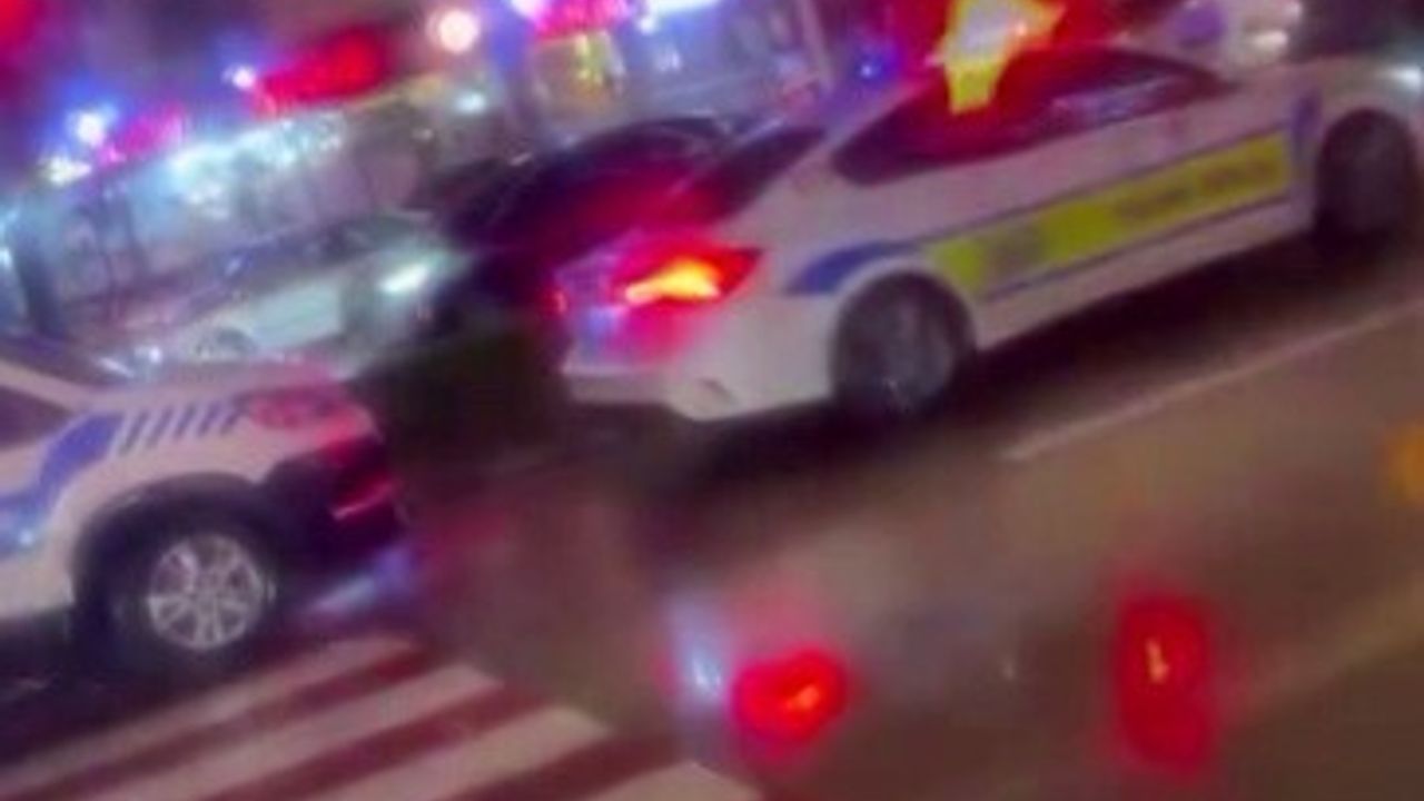 Bursa'da FSM Bulvarı'nda Kaza: Trafik Polisi Oğlunu Yerde Görünce Şok Yaşadı