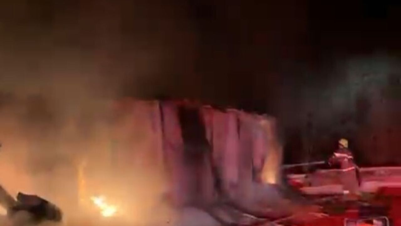 Bursa'da İşçi Barakasında Küllükte Unutulan Sigara Yangını