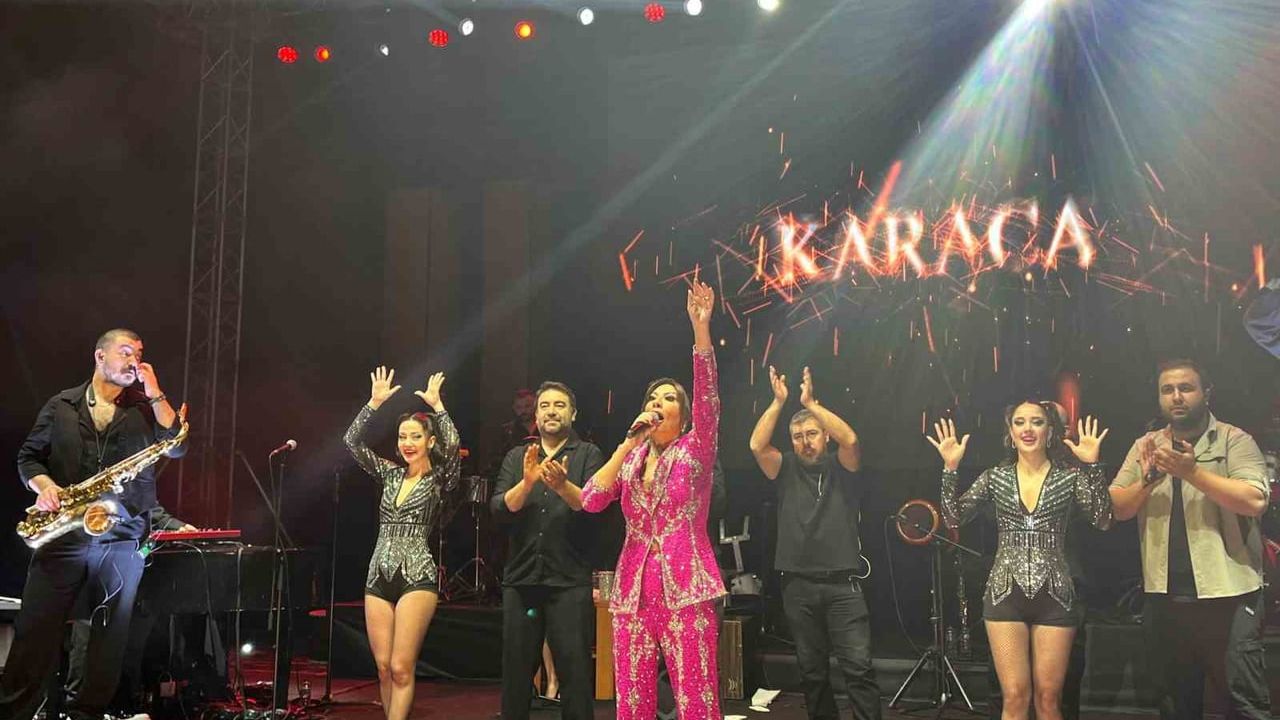 Bursa'da Işın Karaca Rüzgarı: 'Yeni Yıla Merhaba' Konseri