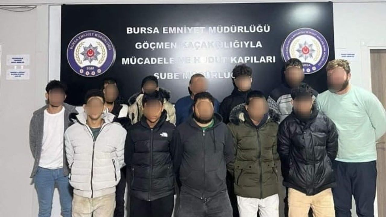 Bursa'da Şafak Operasyonu: 12 Düzensiz Göçmen Kayıt Dışı Çalışırken Yakalandı