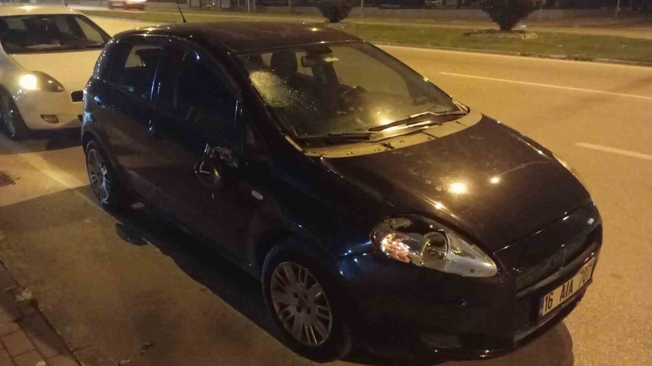 Bursa'da Üst Geçidi Kullanmayan Yaya Otomobille Çarpıştı