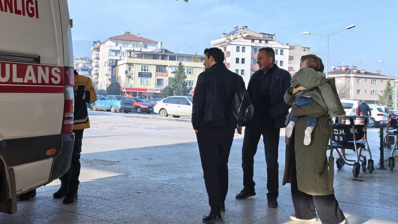 Bursa İnegöl'de 1 Yaşındaki Bebeğin Akciğerine Fıstık Kaçtı