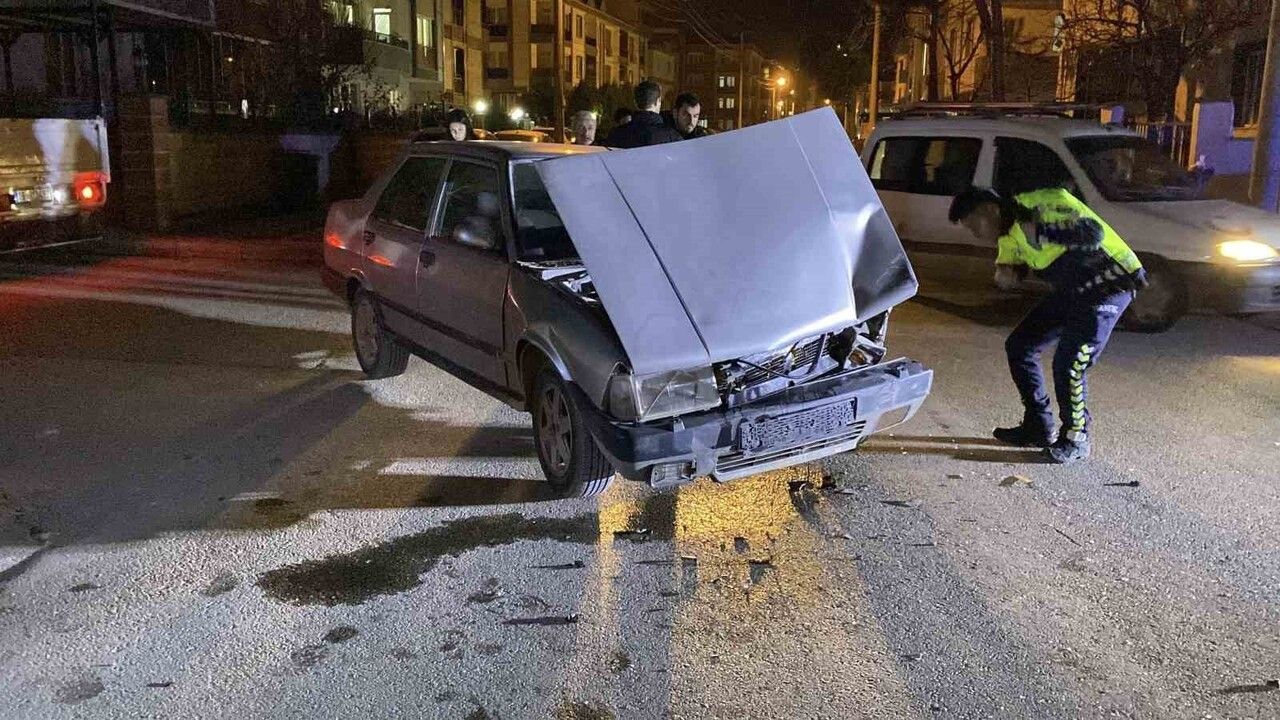 Bursa İnegöl'de Trafik Kazası: 1 Yaralı