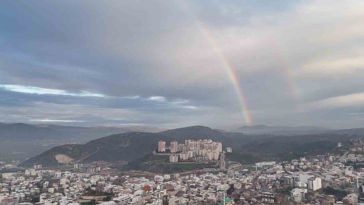 Bursa Kestel'de Yağışsız Gökkuşağı Görsel Şölen Yarattı