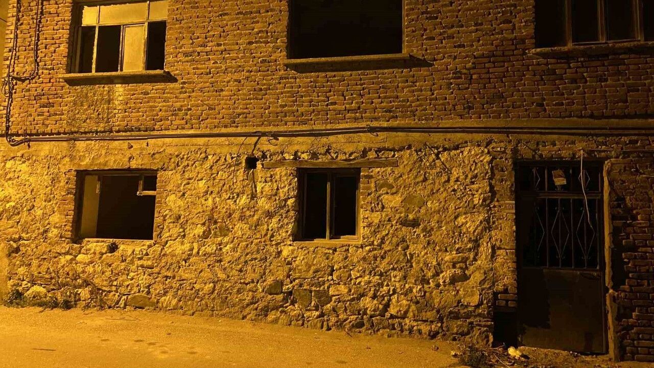 Bursa Mudanya'da 80 yaşındaki Adem E. metruk evde ölü bulundu