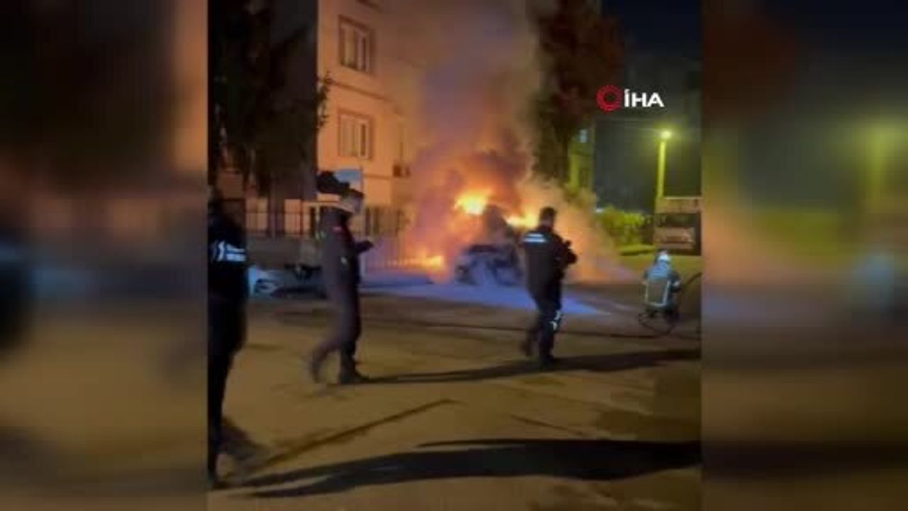 Bursa Nilüfer'de elektrikli otomobil alev aldı