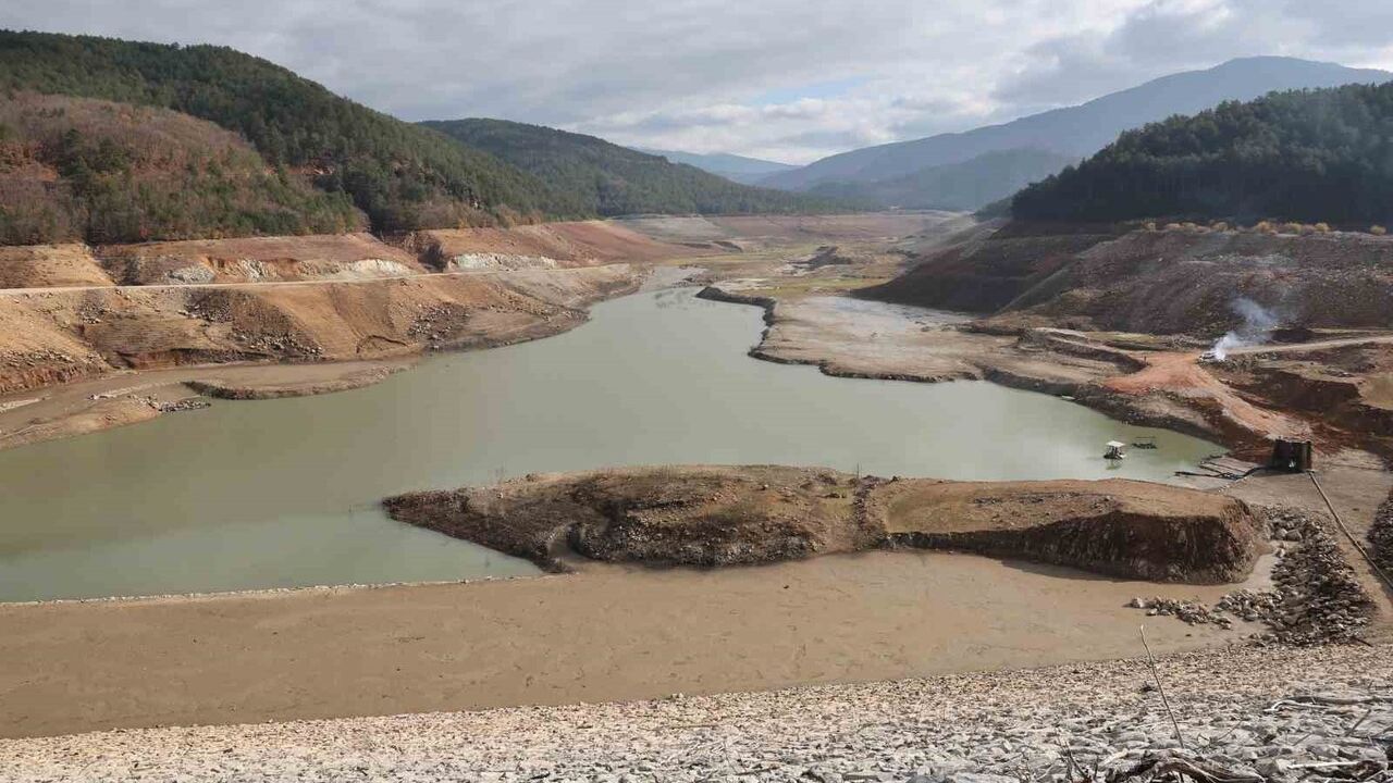 Bursa'nın 'Su Sigortası' Uludağ'da Alarm: Kar Örtüsü %50 Azaldı