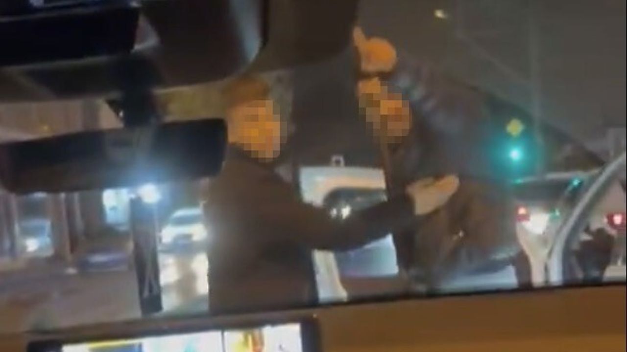 Bursa Osmangazi'de Trafikte Korku: Agresif Sürücü 2 Yaşındaki Kızı Tehdit Etti