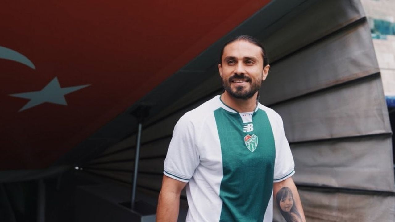Bursaspor ilk transferini açıkladı: Halil Akbunar ile anlaşıldı