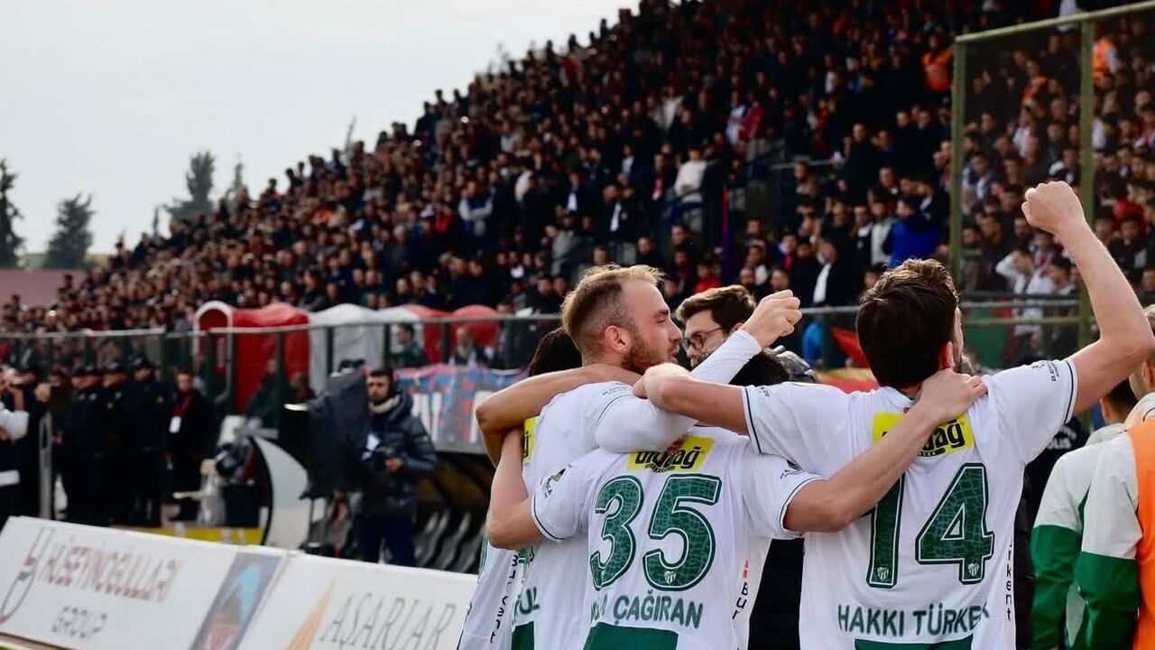 Bursaspor, Mardin 1969 Spor'u 2-1 Yenerek Zirveye Yaklaştı