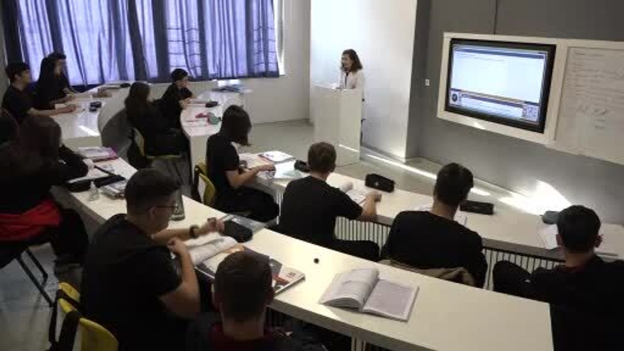 Bursluluk Sınavları: LGS ve Üniversite Sınavı Stresini Azaltıyor