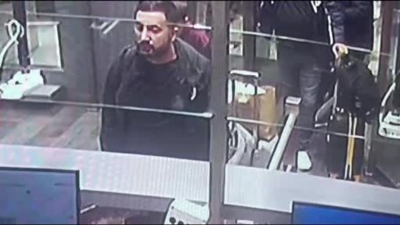 Büyükçekmece Adliyesi Soygun Firarisi Erdal Timurtaş Havalimanında Görüntülendi