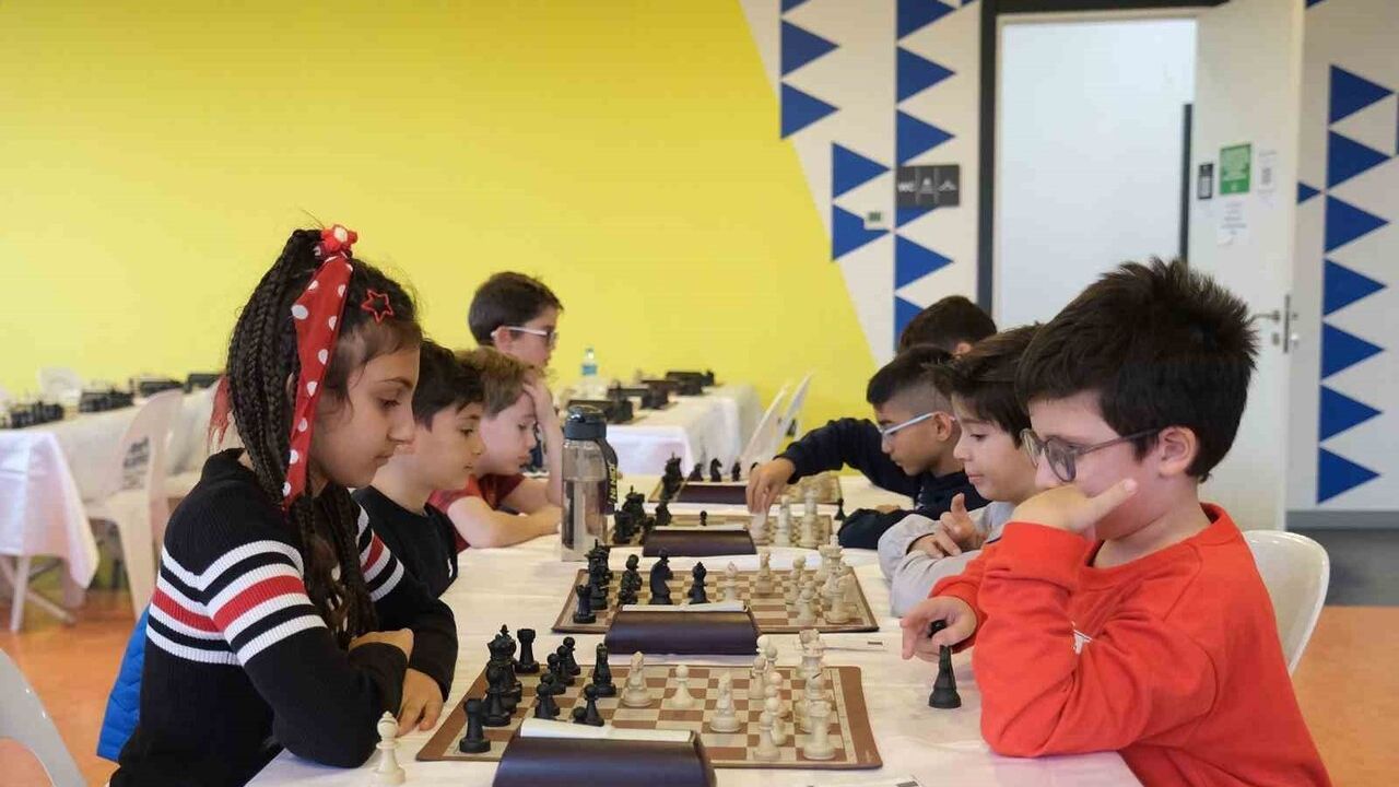 Büyükçekmece'de Kışa Merhaba Hızlı Satranç Turnuvası'nda Şampiyonlar