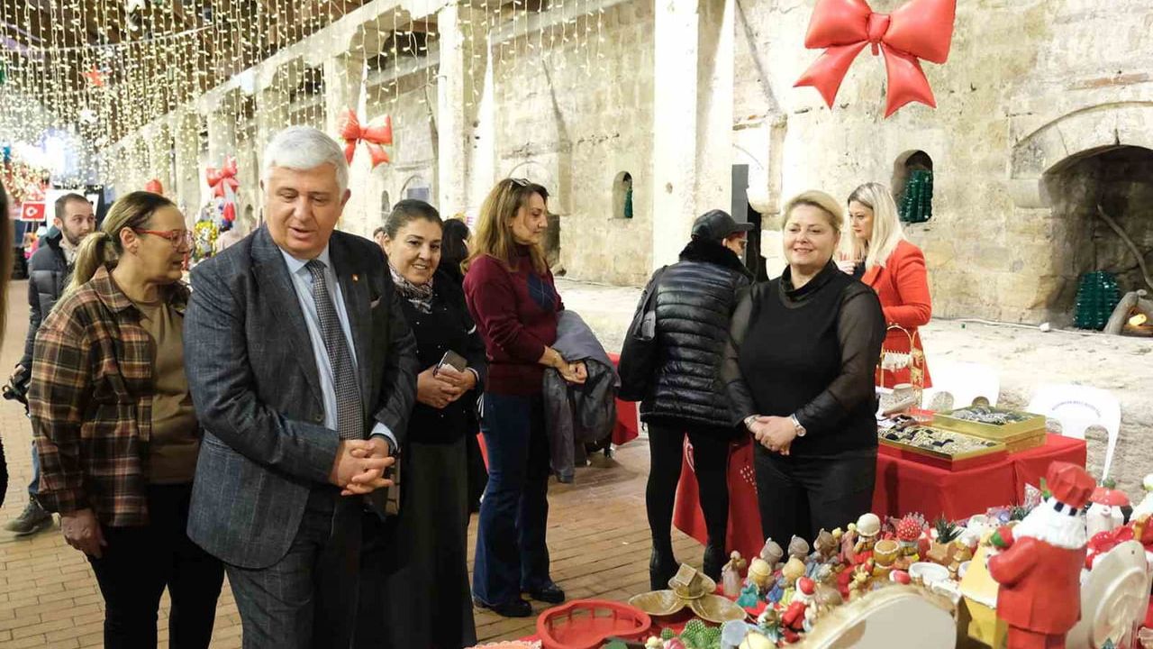 Büyükçekmece Halk Akademisi'nde Yeni Yıl El Emeği Stantları Açıldı