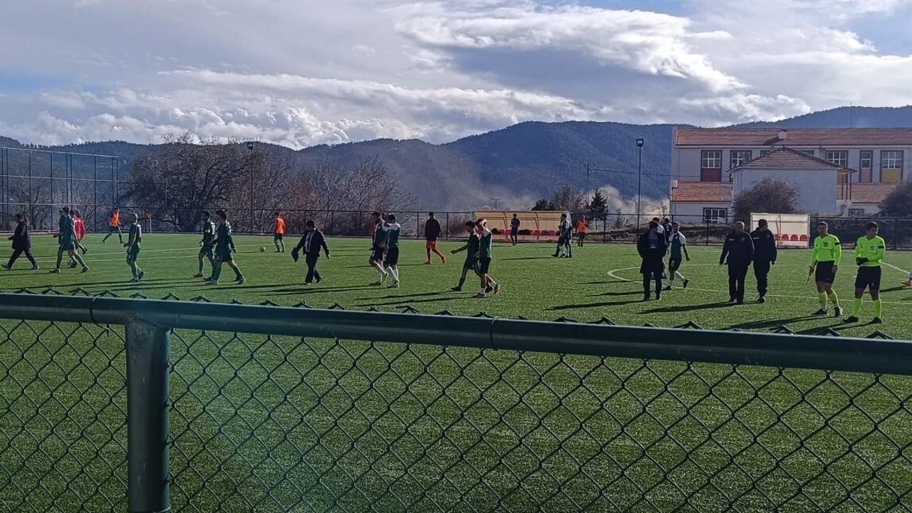 Çameli Belediyespor 2-0 ile Liderliğini Sürdürdü