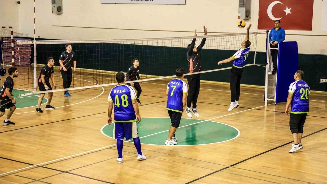 Çameli'de Kurumlar-Mahalleler Voleybol Turnuvası başladı