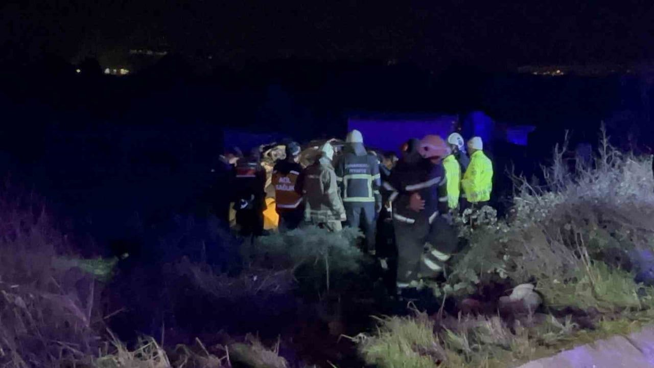 Çanakkale'de Kaza: Polisin 'Dur' İhtarına Uymayan Araç 5 Kişinin Ölümüne Yol Açtı