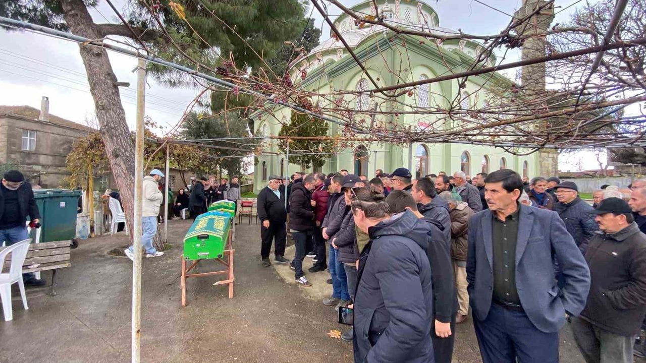 Çanakkale'de ters yön kazası: 2 kişi yaşamını yitirdi