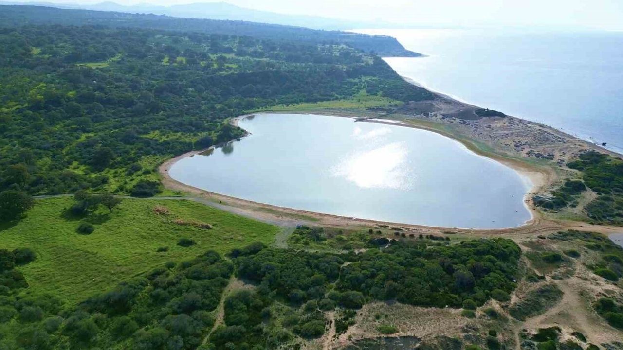 Çanakkale'deki 'Pembe Göl' 7 gün 24 saat Jandarma Korumasında