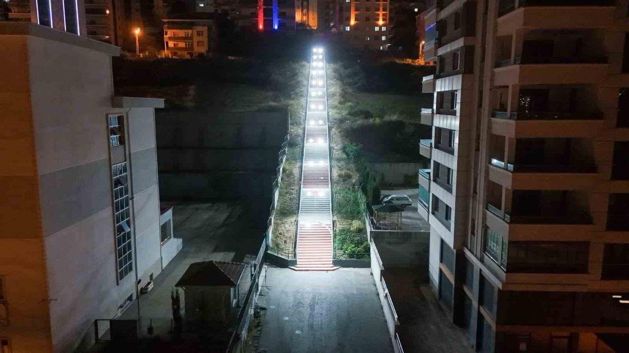 Canik Belediyesi'nden Tasarruflu Aydınlatma ile Güvenli Sokaklar