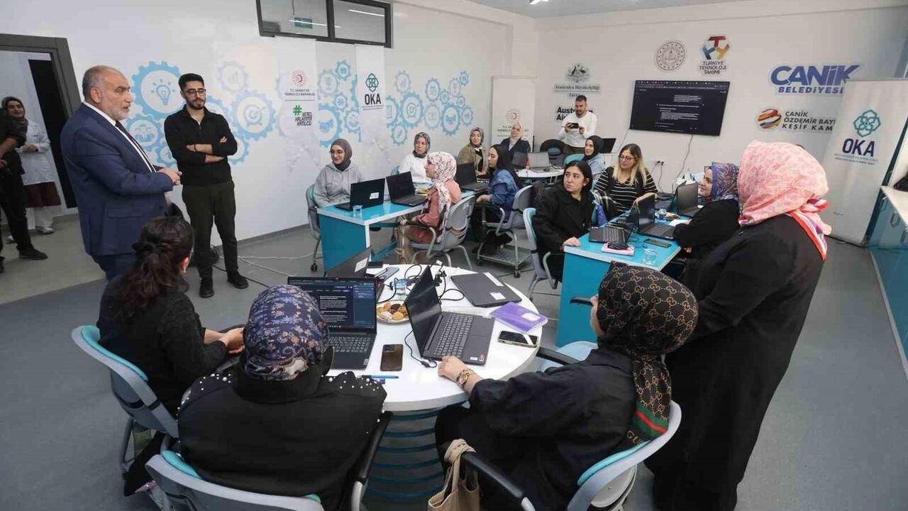 Canik’de Girişimci Kadınlar Yapay Zekâ ile Geleceğe Hazırlanıyor