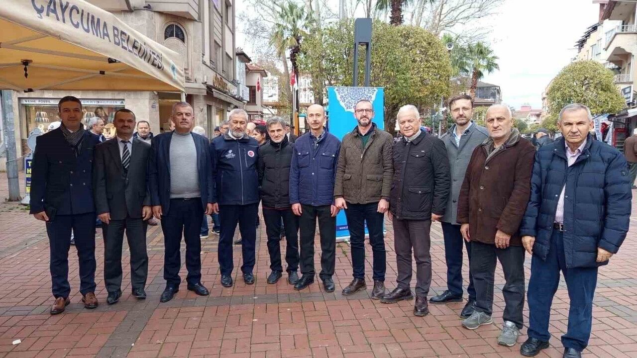 Çaycuma'da 'Gazze Yararına Hayır Çarşısı' Kuruldu