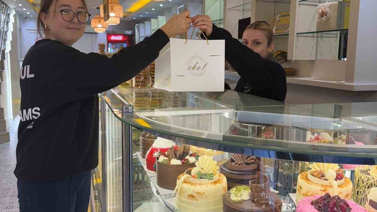 Çaycuma'da Yılbaşına Özel 40 Pastaya Altın Sürprizi