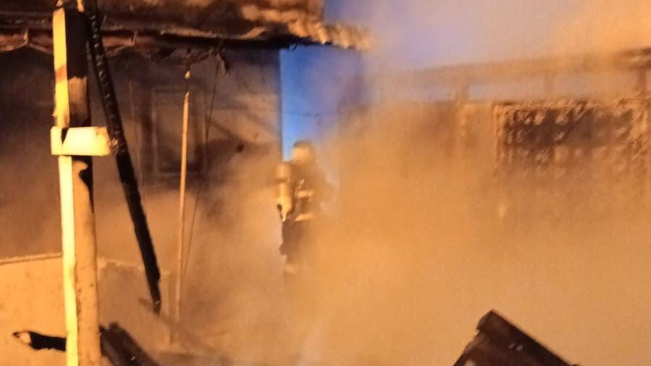 Çaycuma Hacıibadi Köyü'nde kazan dairesi yangını eve sıçradı