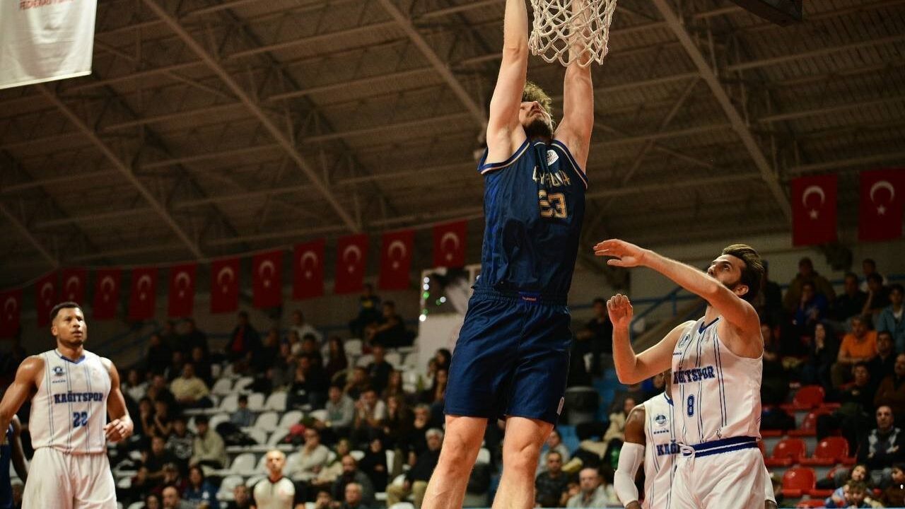 Çayırova Belediyesi, Kağıtspor'u 82-80'le mağlup etti